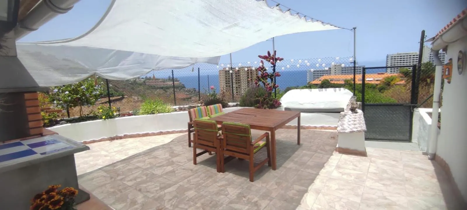Kontakte von Charming Canarian House At Villa Lila